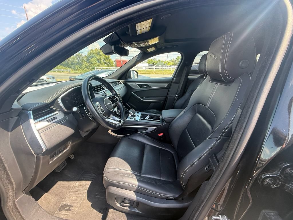 Used 2025 Jaguar F-PACE R-Dynamic S AWD/4WD image 12