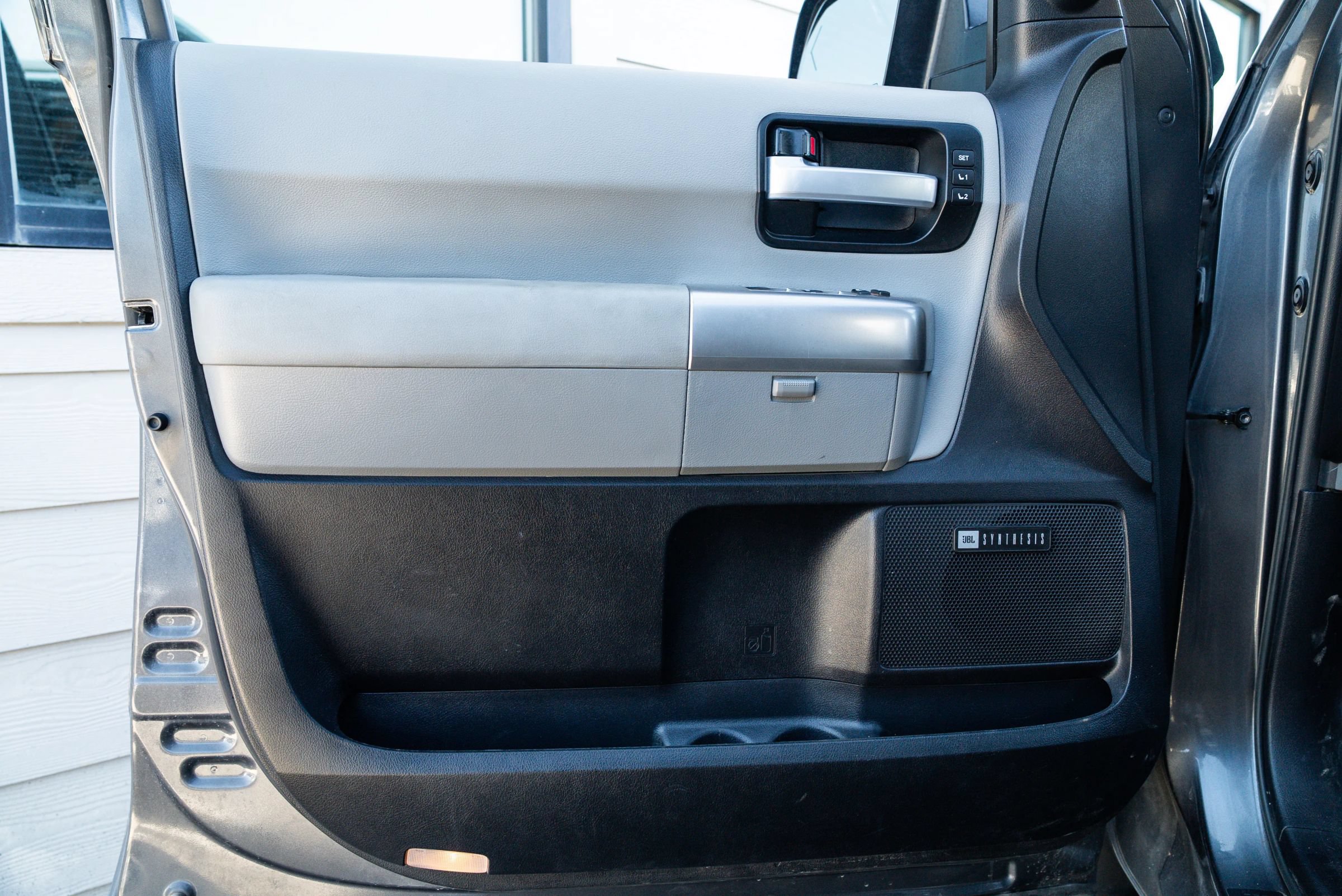 Used 2019 Toyota Sequoia Limited w/ Safety & Convenience Package AWD/4WD image 33