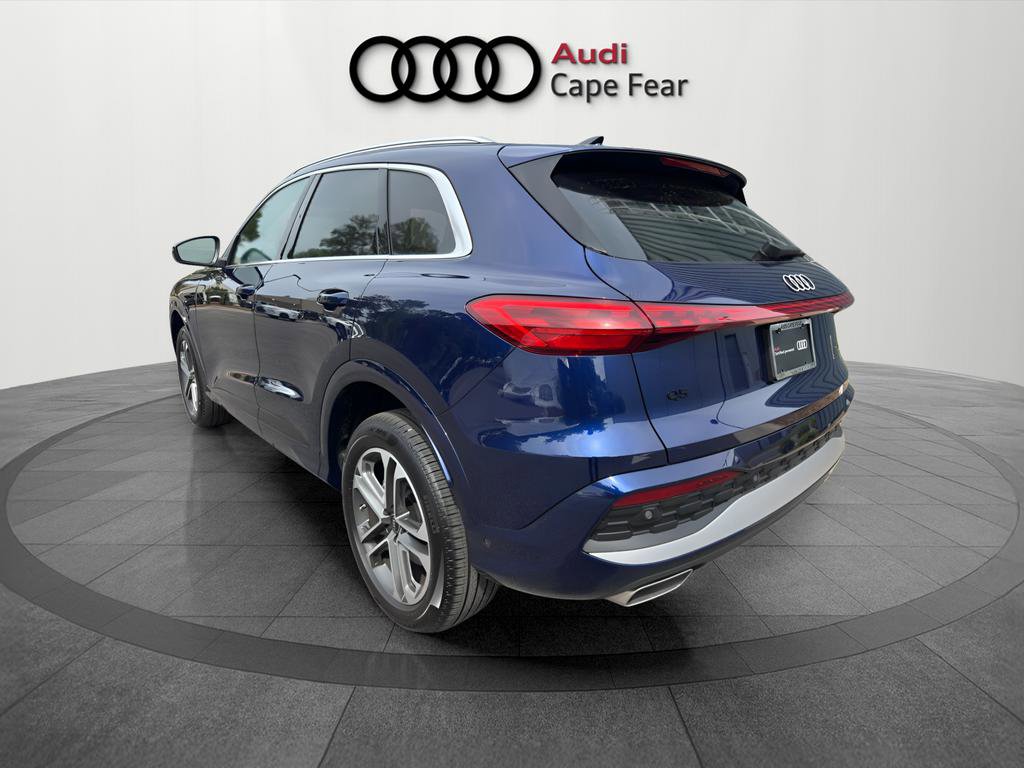 Used 2025 Audi Q5 Premium w/ Convenience Package image 3