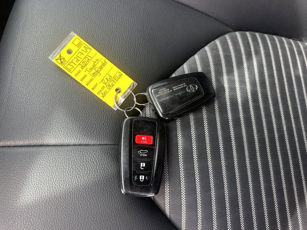 Used 2021 Toyota Highlander XSE image 37