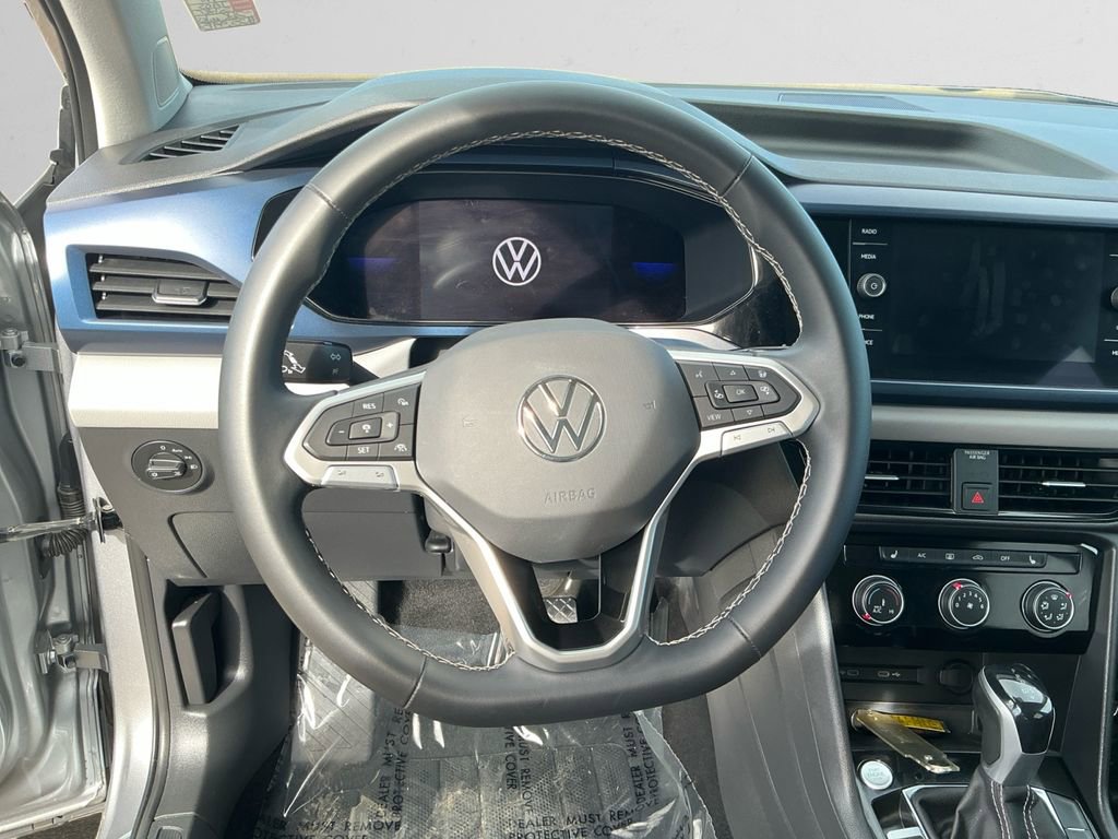 Used 2023 Volkswagen Taos SE w/ Panoramic Sunroof Package AWD/4WD image 12