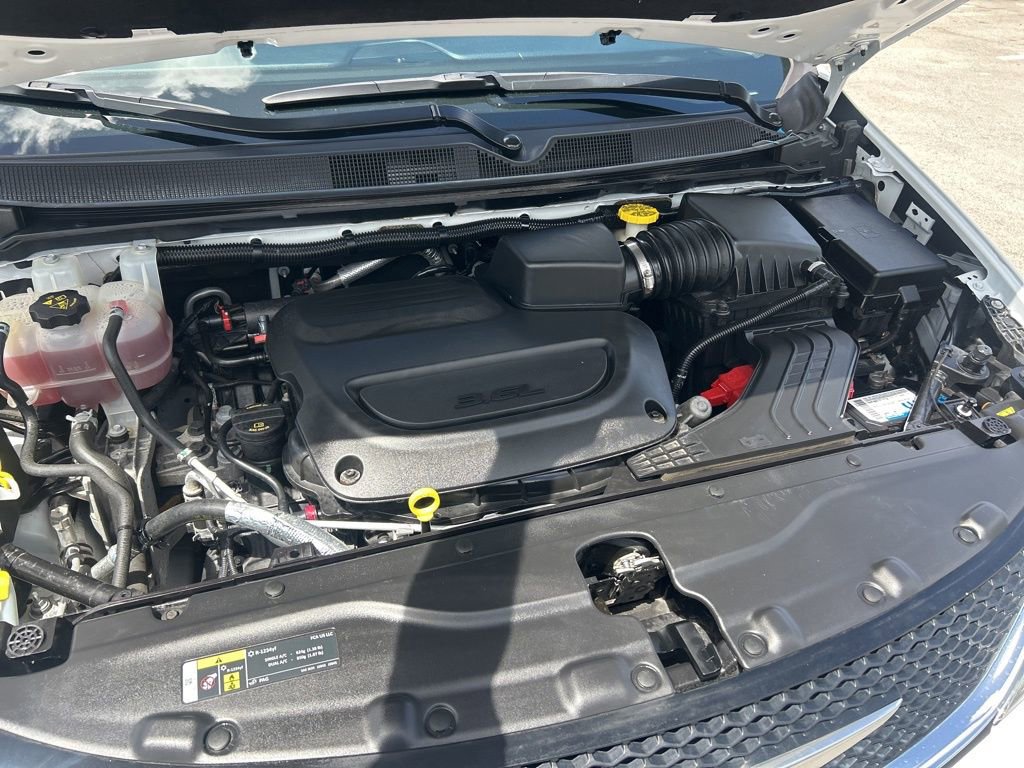 Used 2019 Chrysler Pacifica Limited w/ Tire & Wheel Group image 17