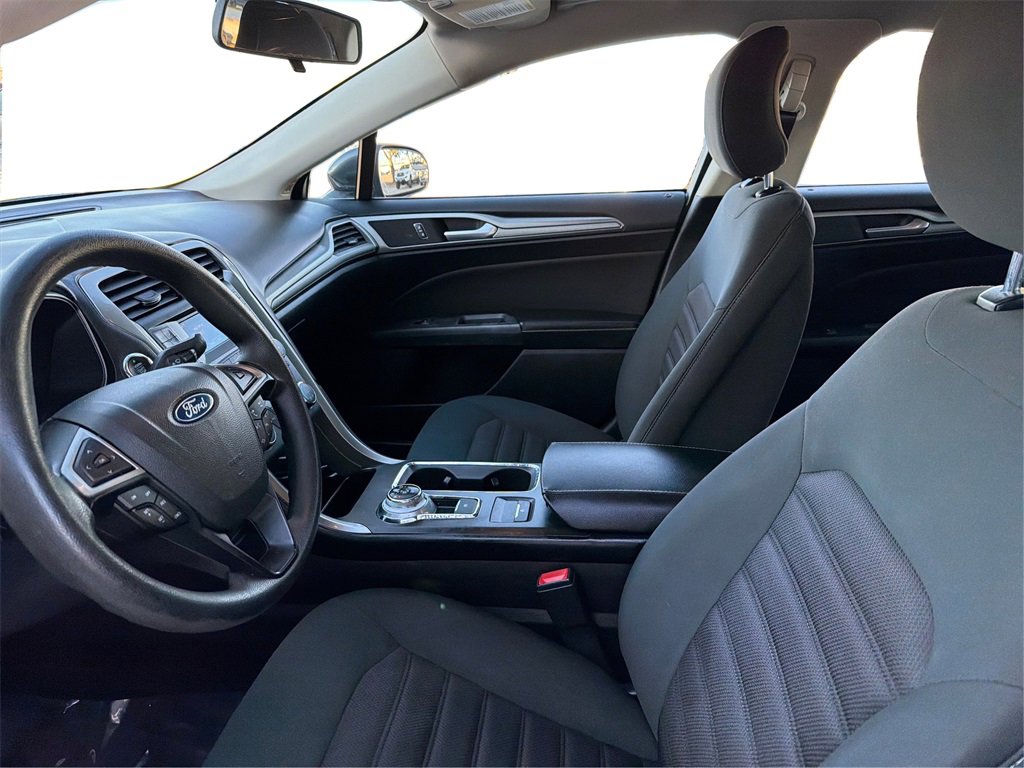 Used 2018 Ford Fusion SE image 10