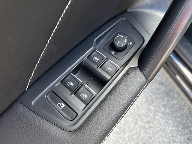 Used 2023 Volkswagen Tiguan SE w/ Panoramic Sunroof Package image 22