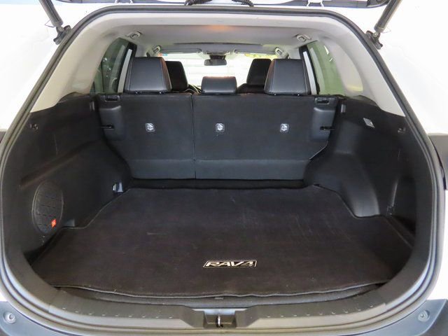 Used 2019 Toyota RAV4 XLE Premium image 32
