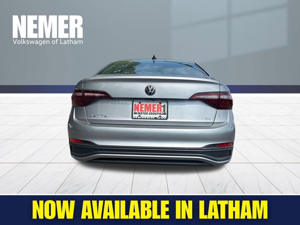 Used 2022 Volkswagen Jetta SE FWD image 3