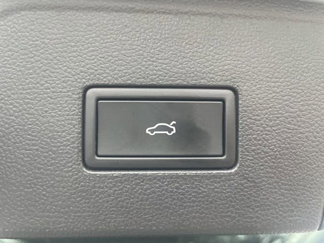 Certified 2026 Volkswagen Atlas SE image 11