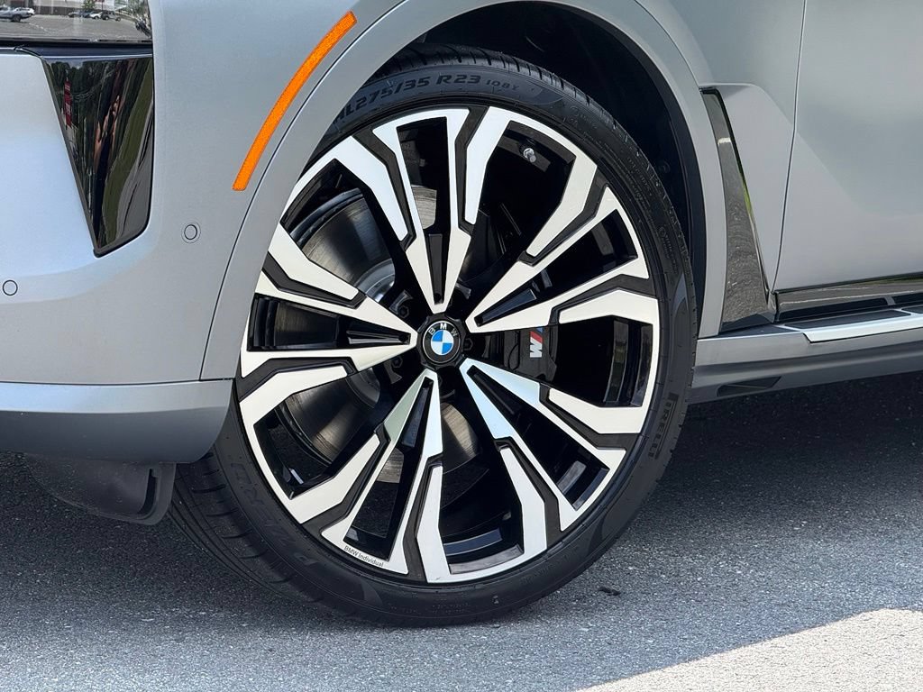 New 2027 BMW X7 xDrive40i w/ Executive Package AWD/4WD image 2