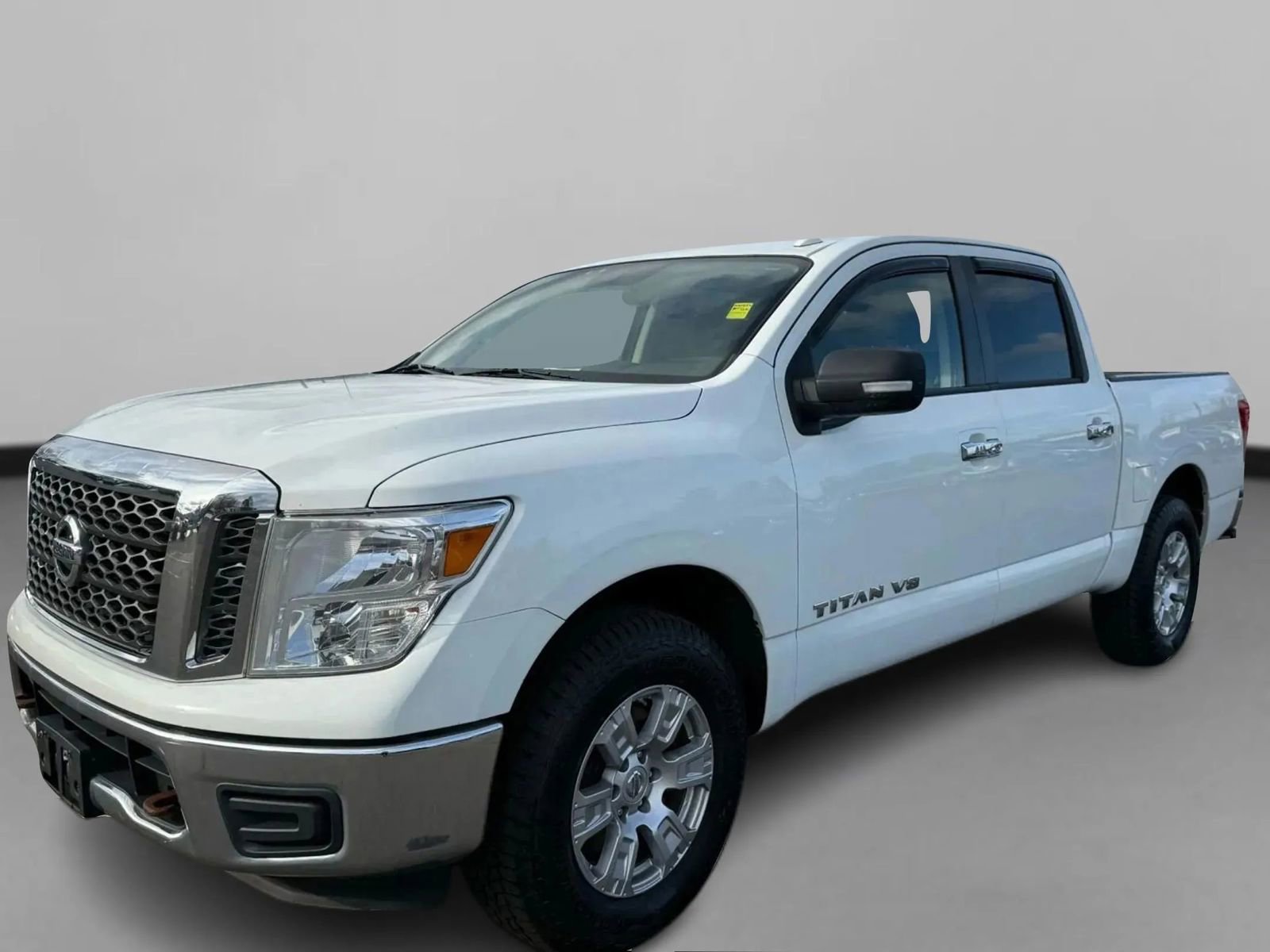 Used 2018 Nissan Titan SV AWD/4WD image 3