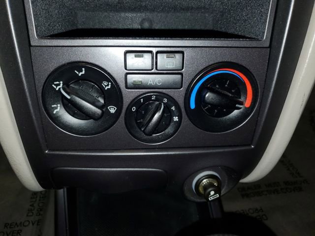 Used 2003 Hyundai Elantra GLS image 19