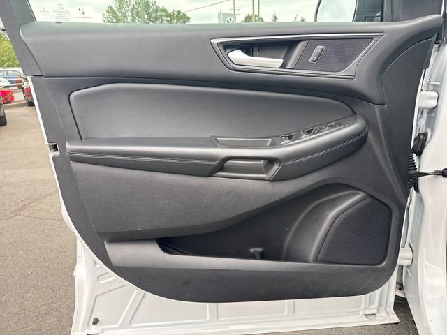 Used 2020 Ford Edge SE FWD image 16