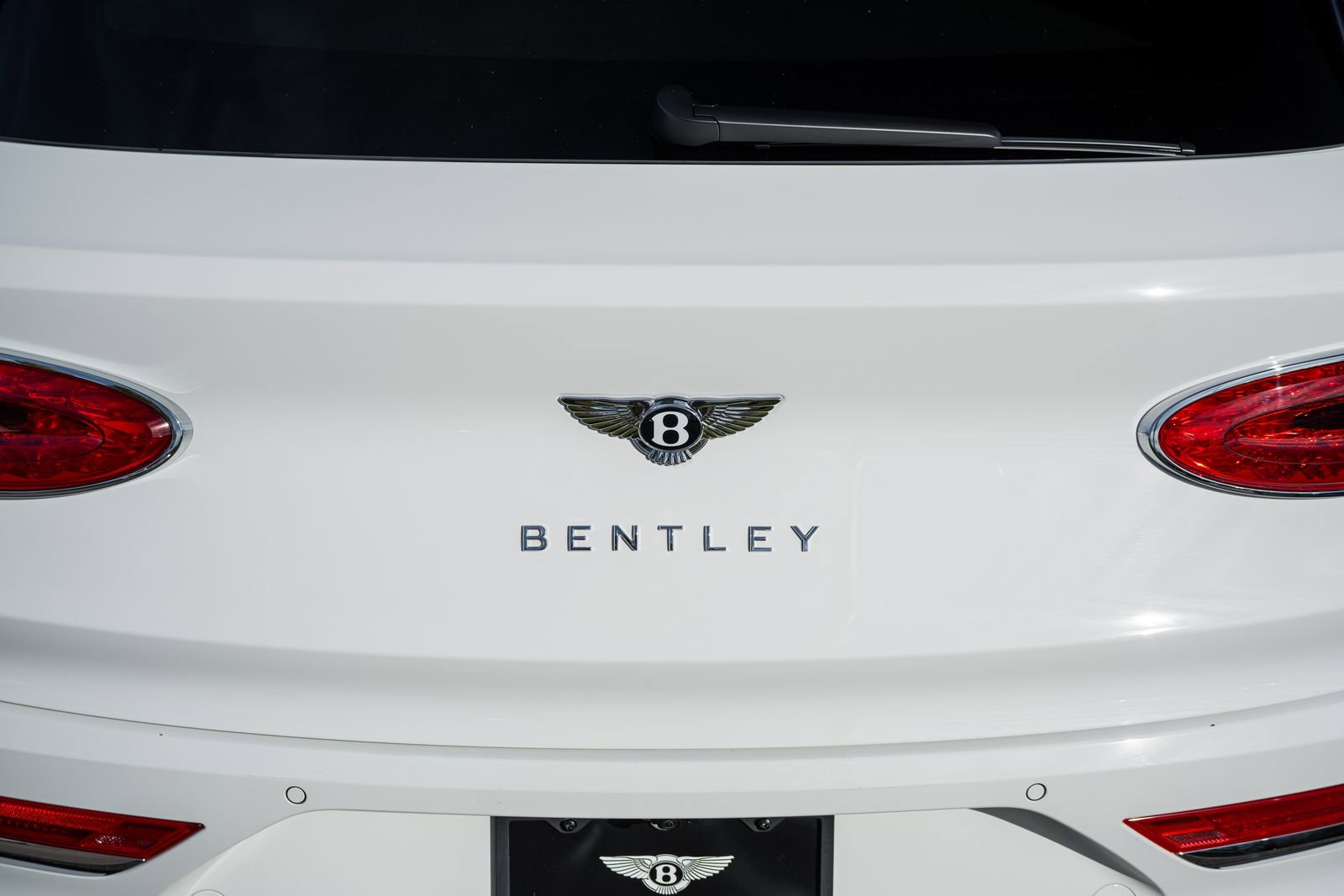 Certified 2025 Bentley Bentayga image 9