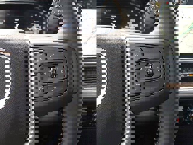 New 2025 GMC Sierra 1500 Elevation image 25