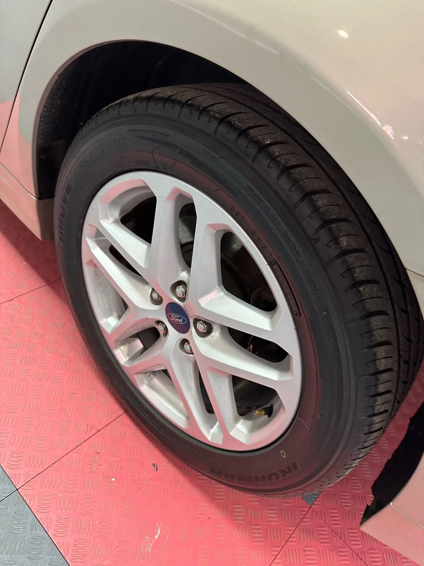 Used 2016 Ford Fusion SE image 31