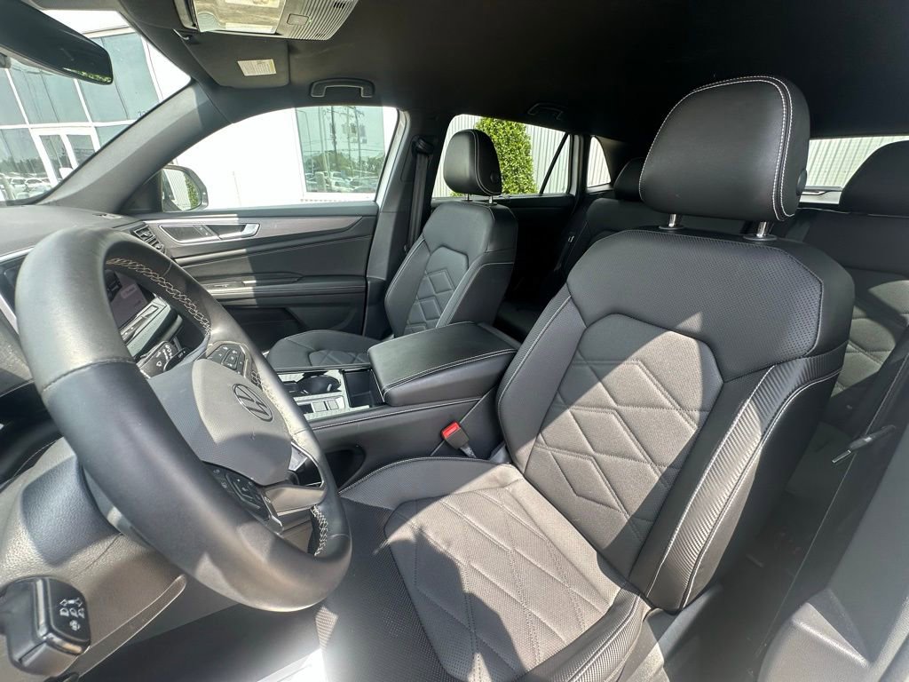 Used 2024 Volkswagen Atlas Cross Sport SE image 23