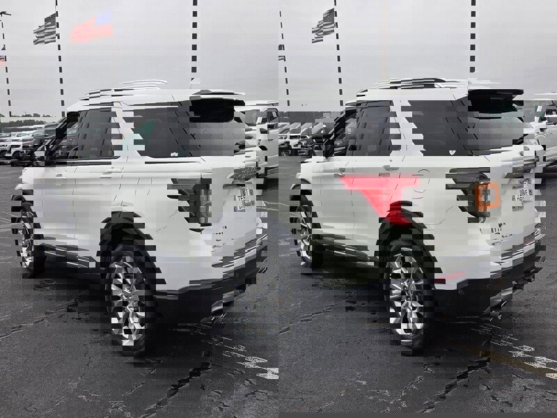 Used 2021 Ford Explorer Platinum w/ Equipment Group 601A image 8