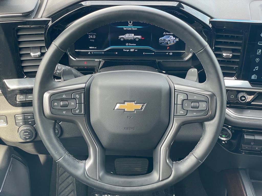 Used 2025 Chevrolet Silverado 1500 High Country AWD/4WD image 13