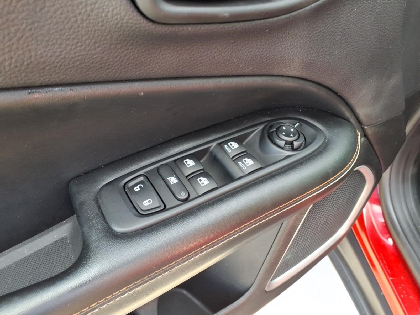 Used 2017 Jeep Compass Latitude w/ Cold Weather Group AWD/4WD image 20