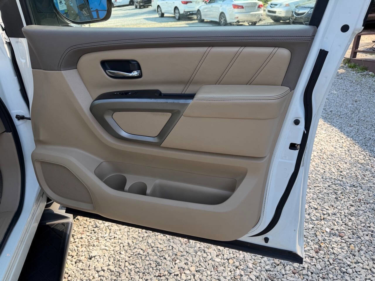 Used 2015 Nissan Armada Platinum w/ 2nd Row Captain Seat Package AWD/4WD image 16