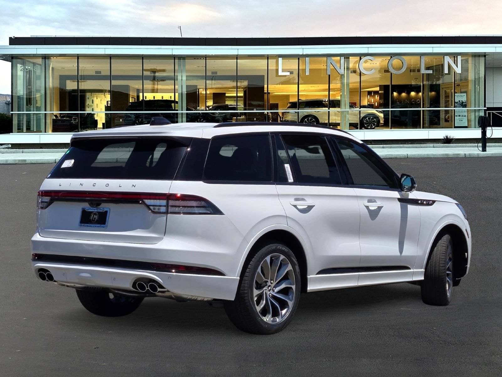 New 2026 Lincoln Aviator AWD image 4
