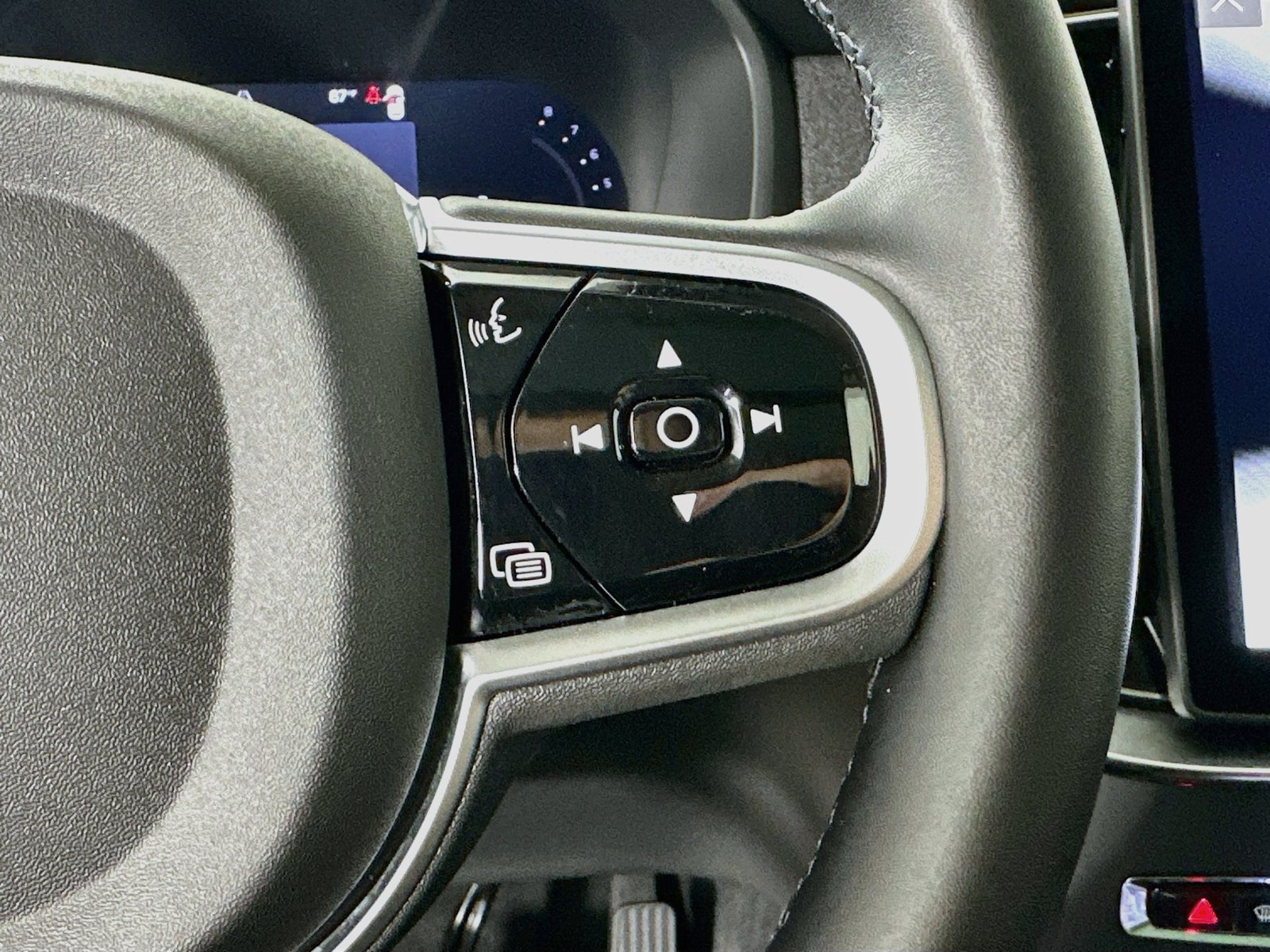 Used 2026 Volvo XC90 B6 Ultra w/ Protection Package AWD/4WD image 19