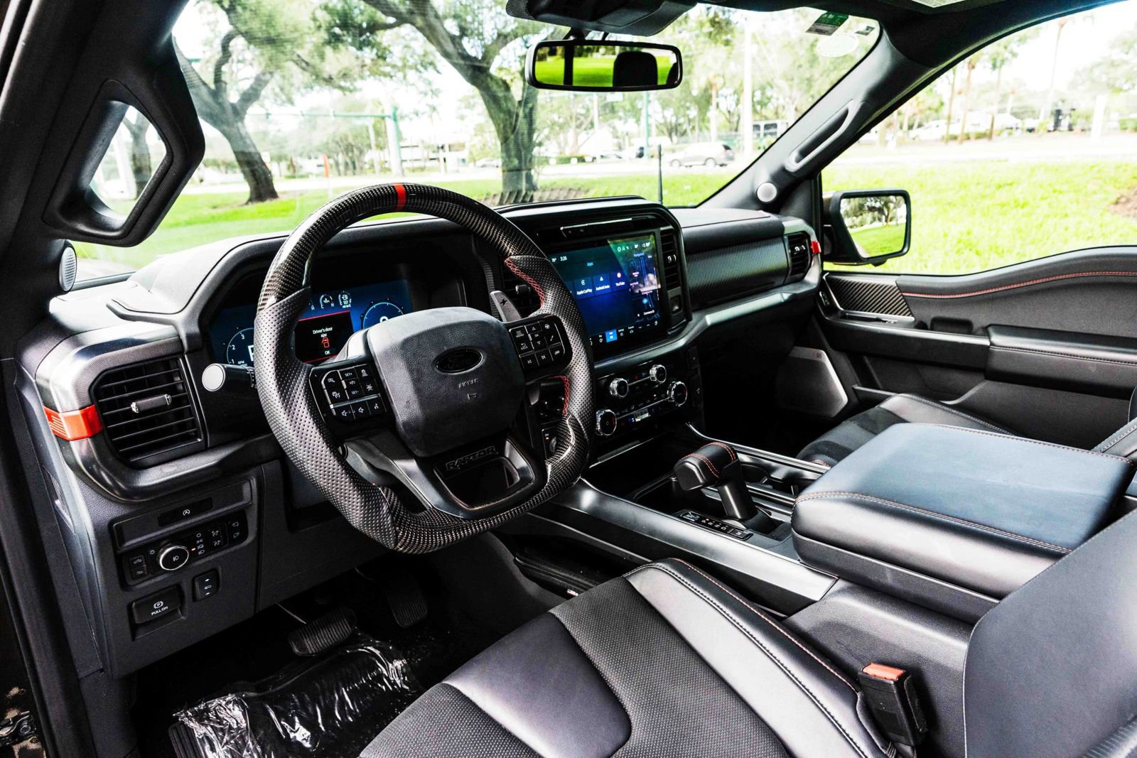 Used 2025 Ford F150 Raptor AWD/4WD image 37