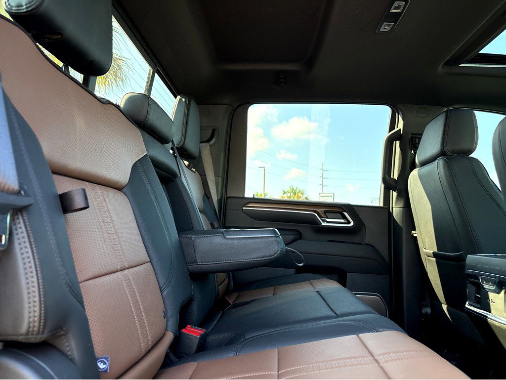 Used 2025 Chevrolet Silverado 2500 High Country w/ Technology Package image 13