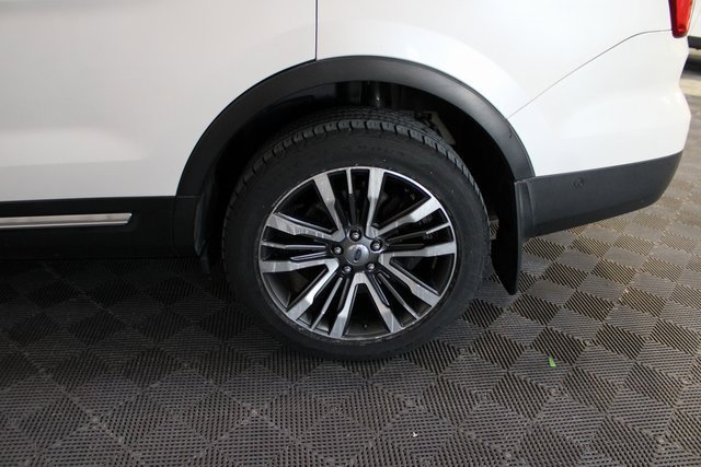 Used 2016 Ford Explorer Platinum image 11