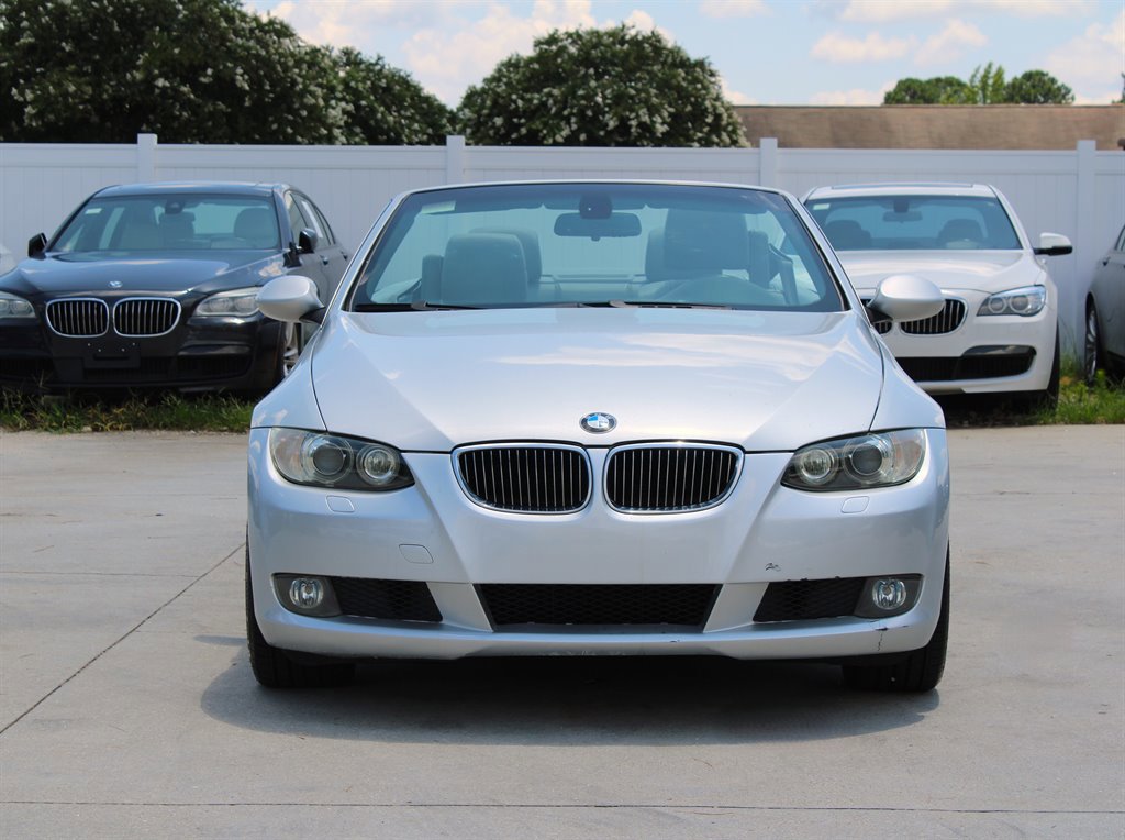 Used 2009 BMW 328i Convertible image 2