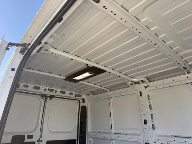 Used 2025 RAM ProMaster 2500 w/ Convenience Group image 11