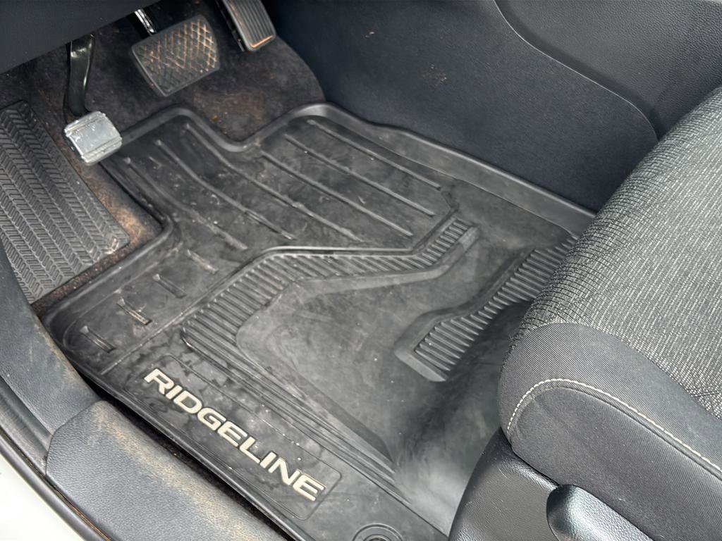 Used 2025 Honda Ridgeline Sport image 17