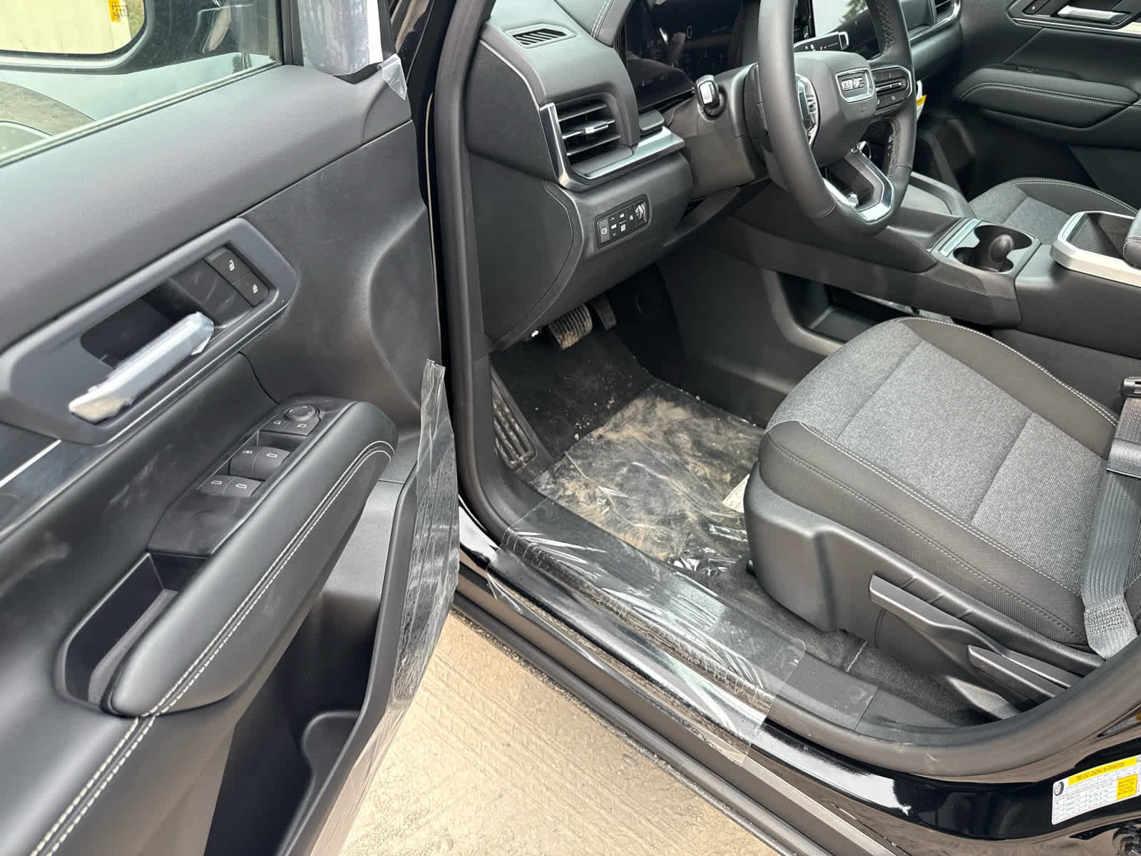 New 2027 GMC Terrain Elevation w/ Technology Package II AWD/4WD image 13