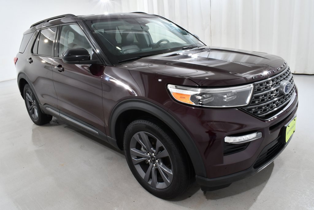 Used 2023 Ford Explorer XLT w/ Equipment Group 202A image 5