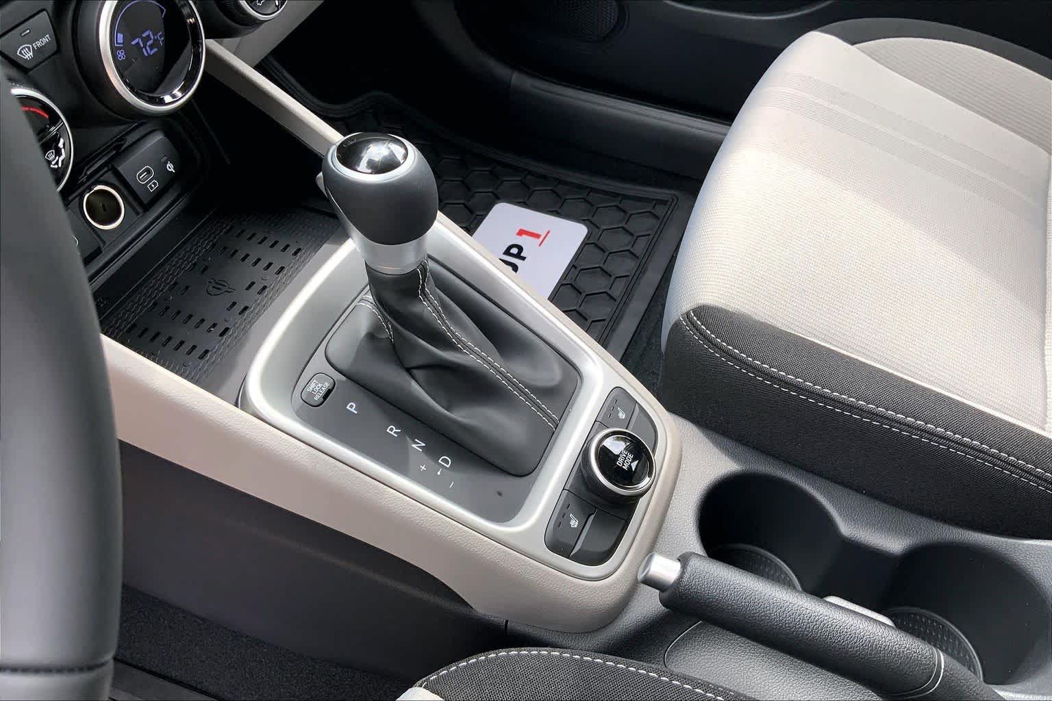 New 2026 Hyundai Venue SEL FWD image 8