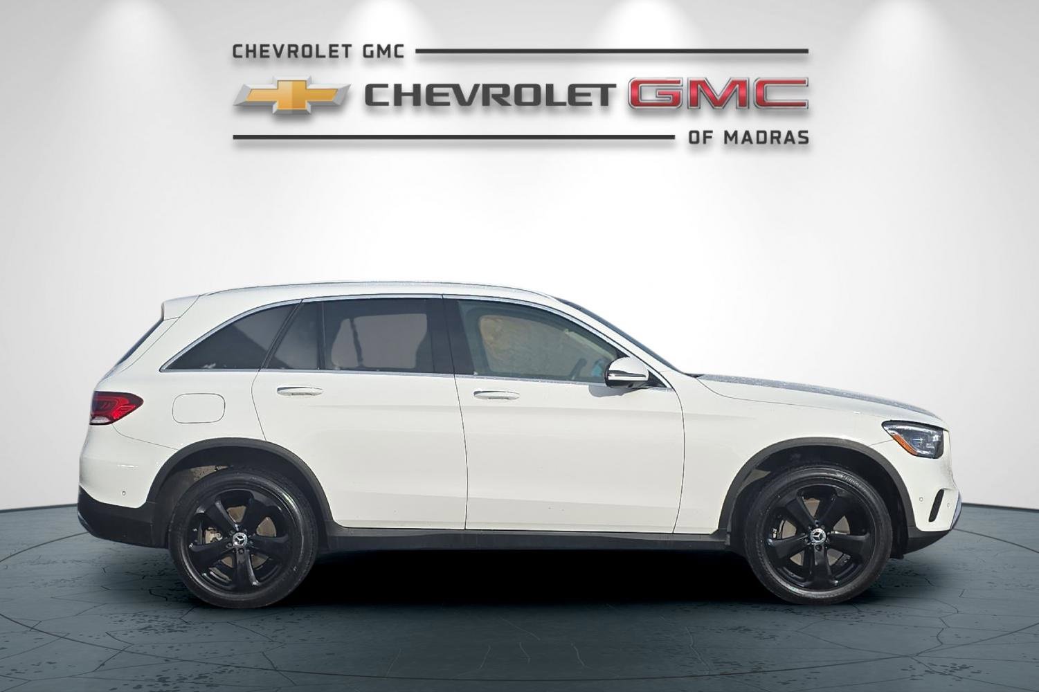 Used 2022 Mercedes-Benz GLC 300 4MATIC image 2