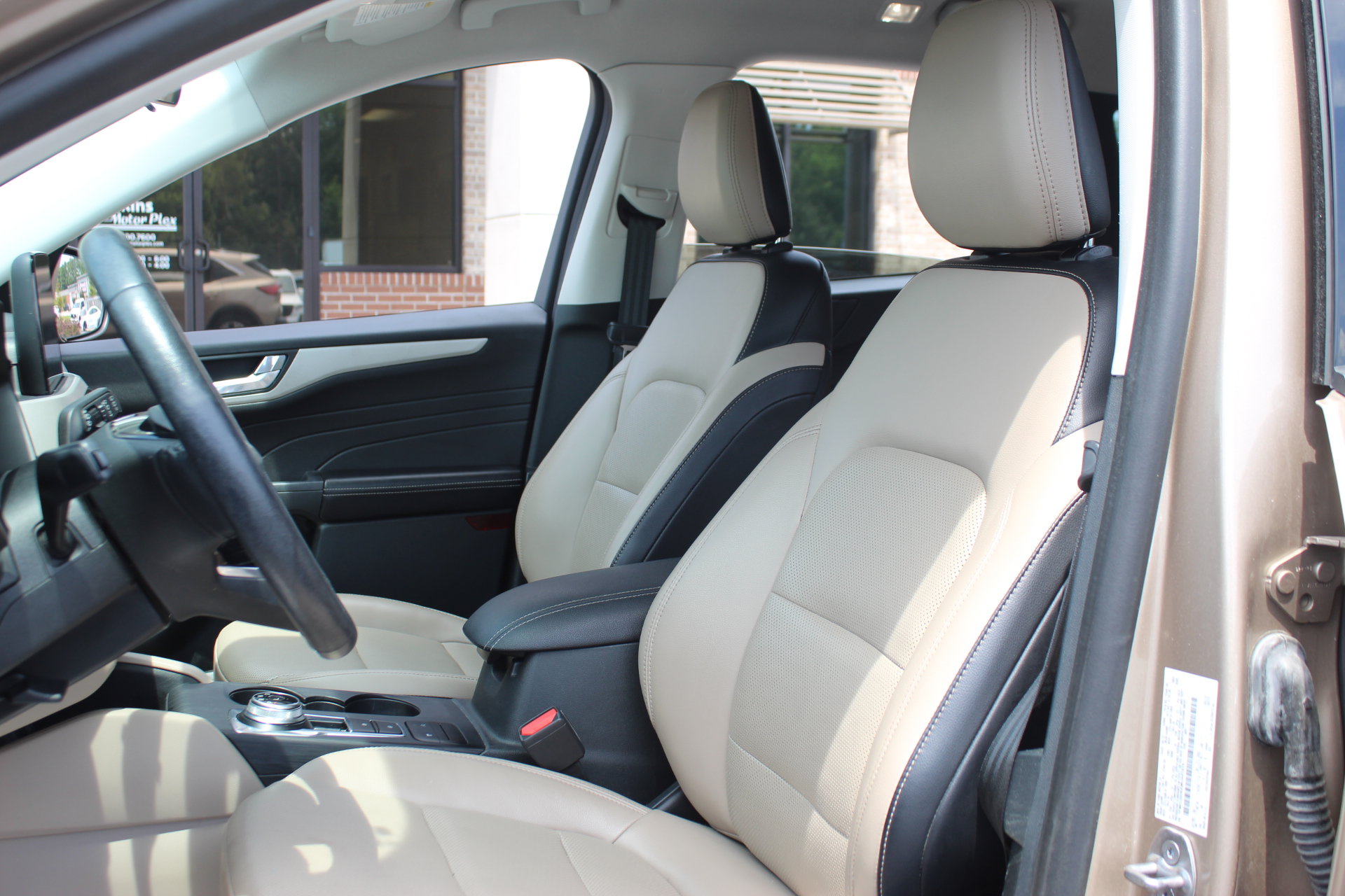 Used 2021 Ford Escape SEL FWD image 13