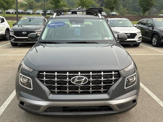 Used 2025 Hyundai Venue Limited FWD image 8