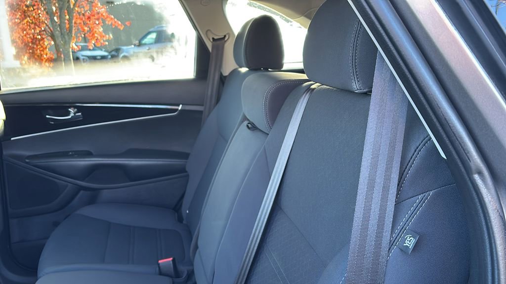 Used 2019 Kia Sorento LX image 30
