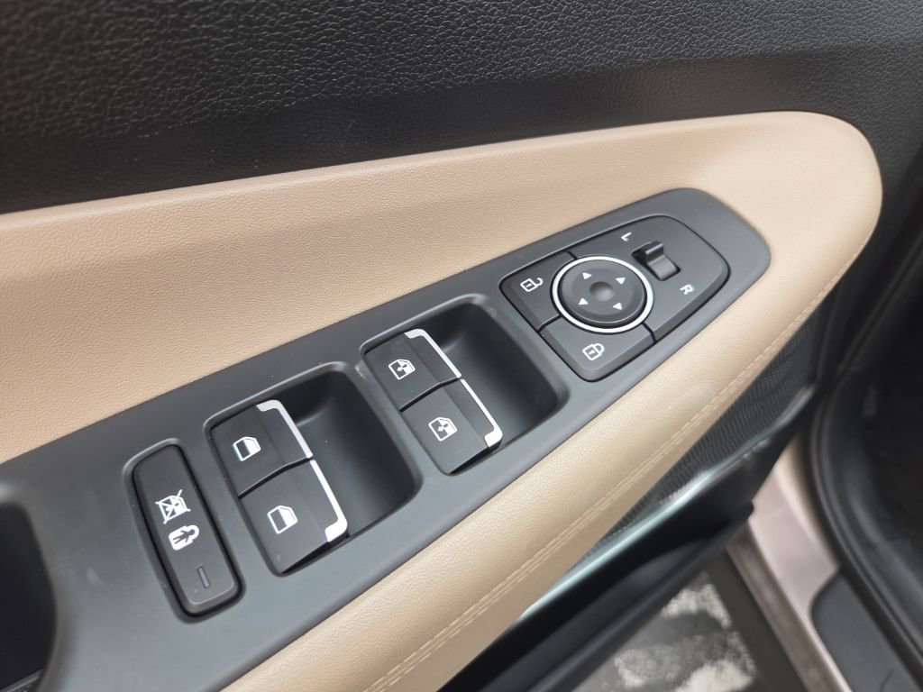 Used 2019 Hyundai Santa Fe SEL image 22