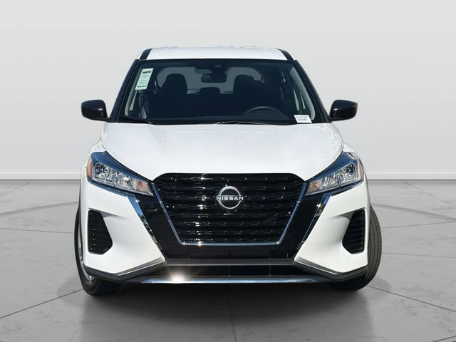 Used 2025 Nissan Kicks Play S image 2