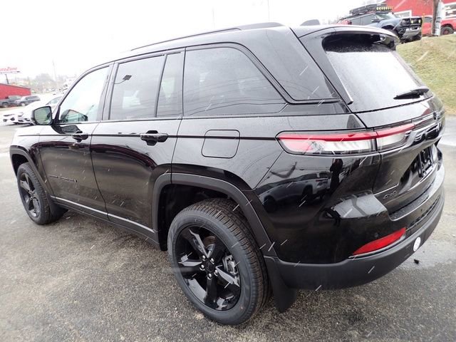 New 2025 Jeep Grand Cherokee Limited w/ Luxury Tech Group II image 3
