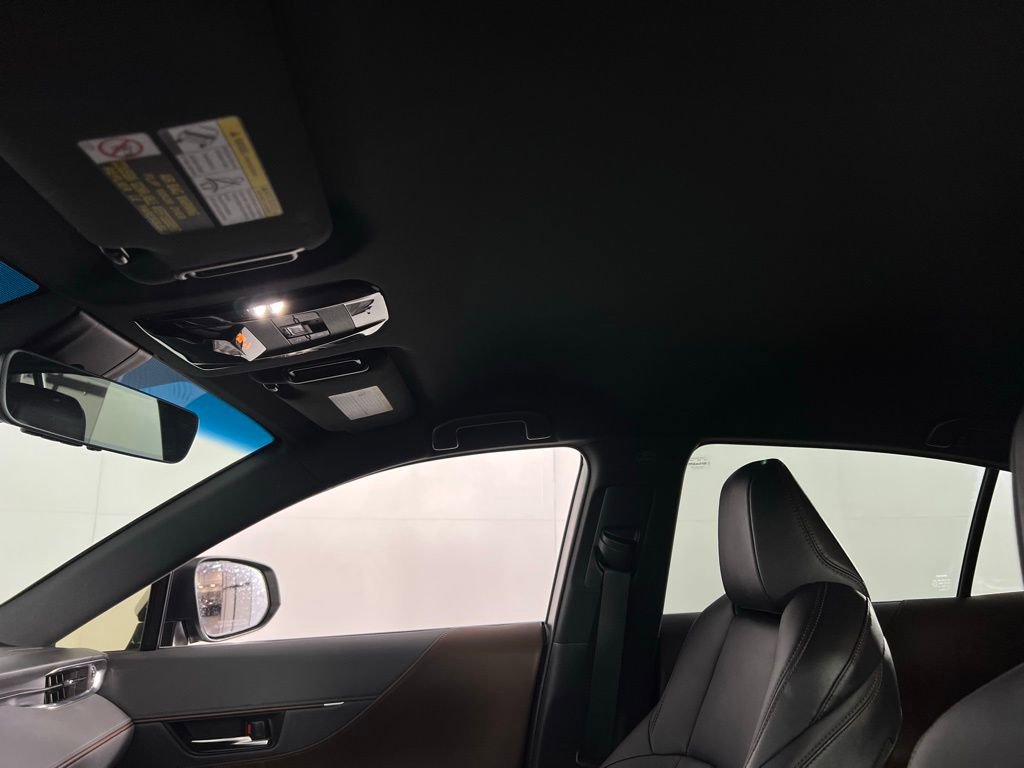 Used 2022 Toyota Venza XLE image 24