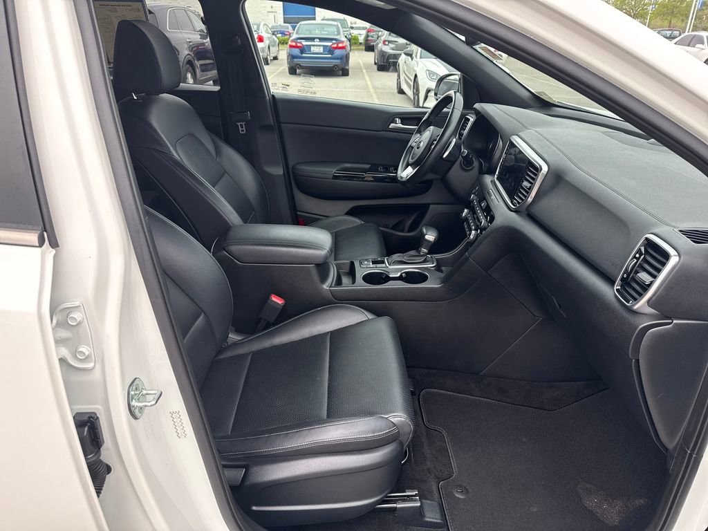 Used 2022 Kia Sportage Nightfall Edition w/ Nightfall Fwd Premium Package image 32