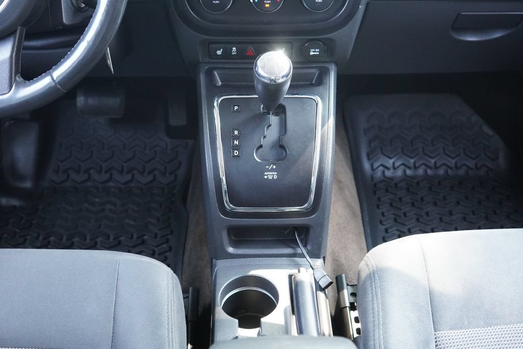 Used 2014 Jeep Patriot Latitude w/ Sun/Sound Group AWD/4WD image 22