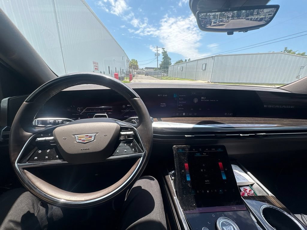 Used 2025 Cadillac Escalade ESV Premium Luxury AWD/4WD image 20
