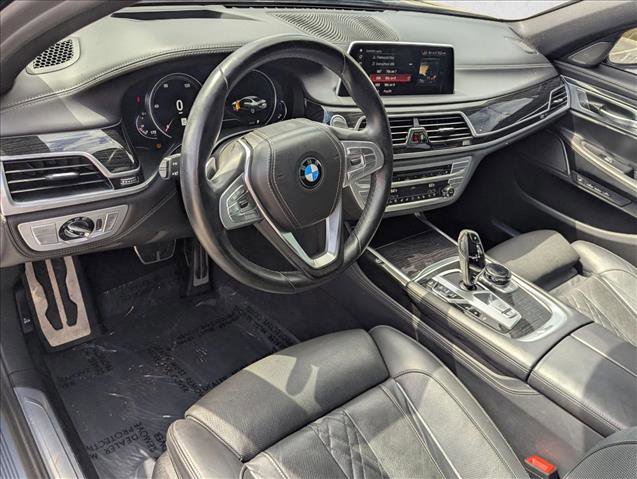 Used 2019 BMW 750i w/ Executive Package image 10