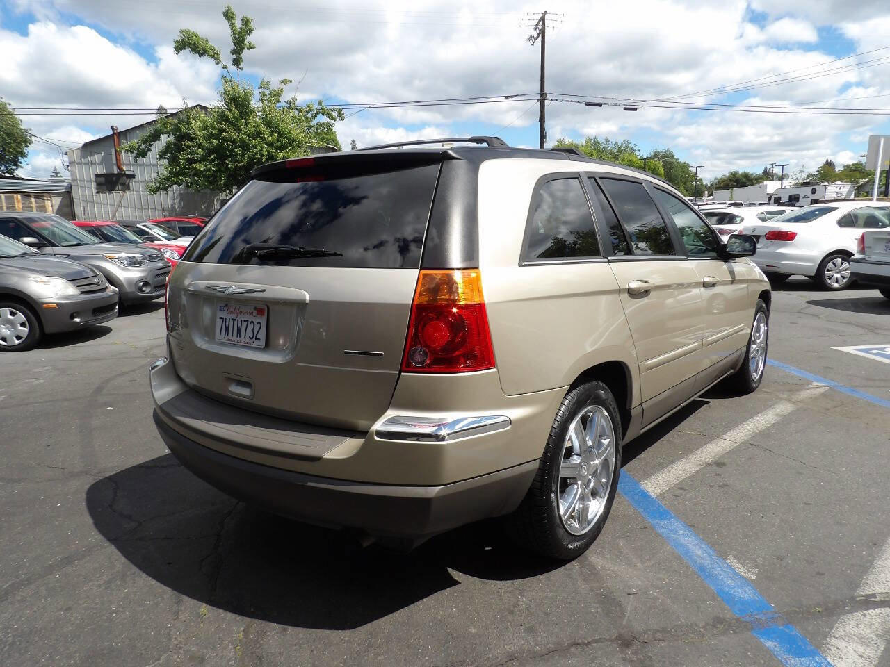 Used 2005 Chrysler Pacifica Touring AWD/4WD image 3