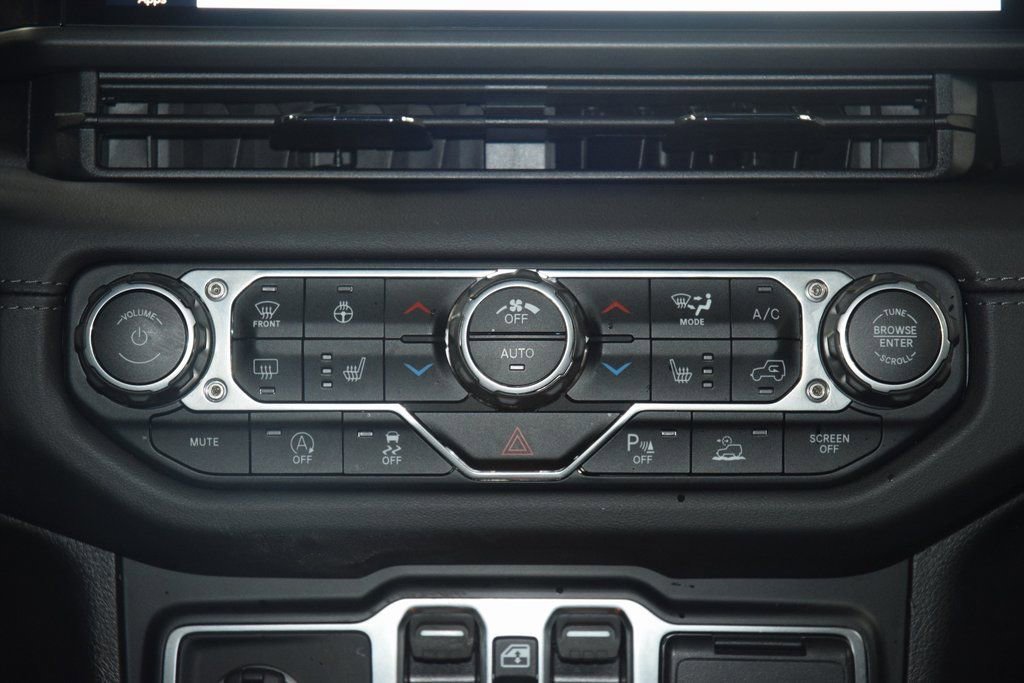 Used 2024 Jeep Wrangler Sahara w/ Technology Group image 34