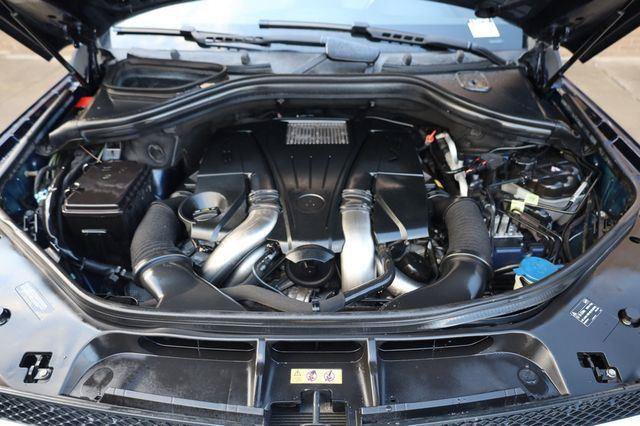 Used 2015 Mercedes-Benz GL 550 4MATIC image 12