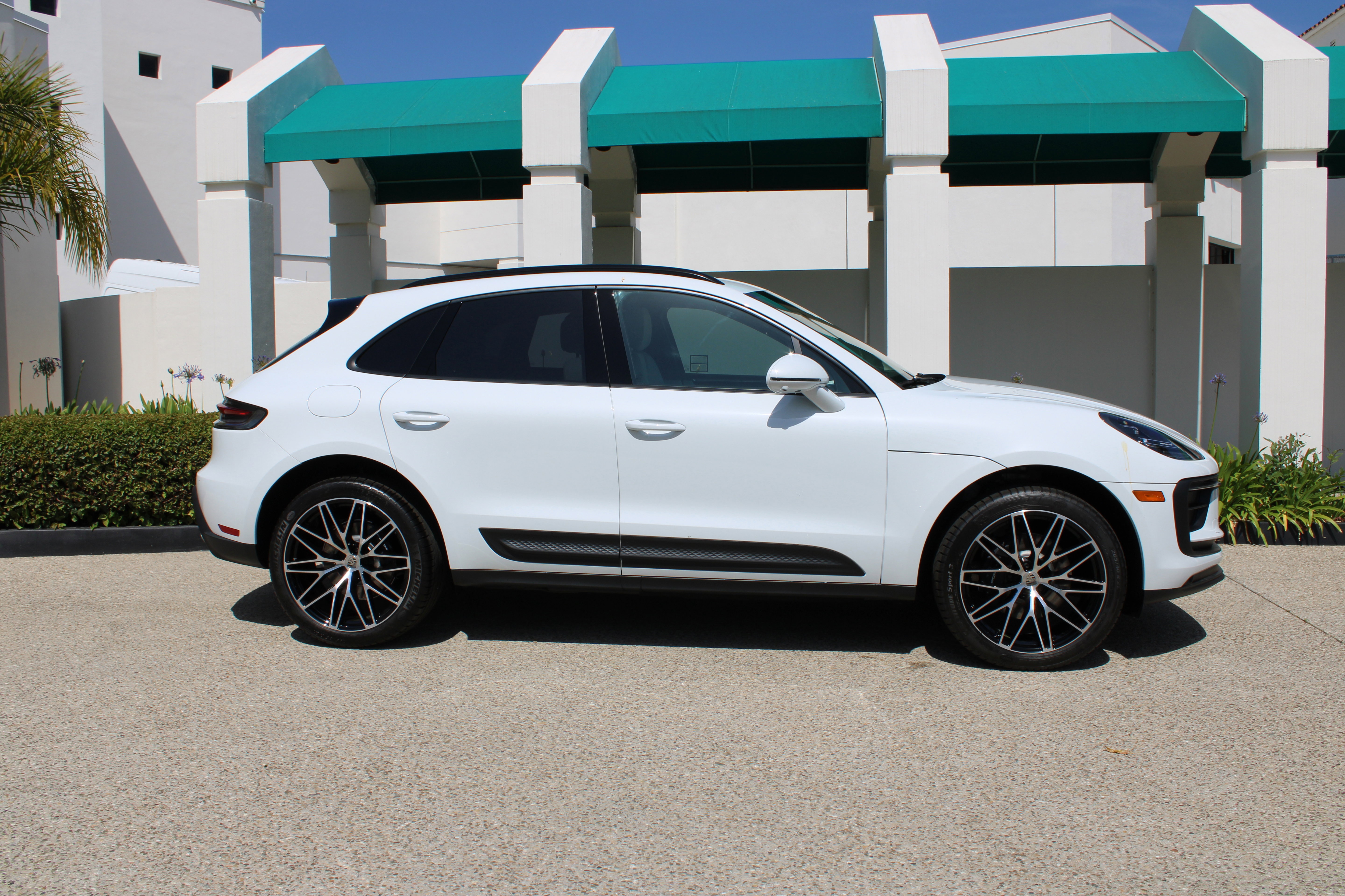 New 2026 Porsche Macan AWD/4WD image 8